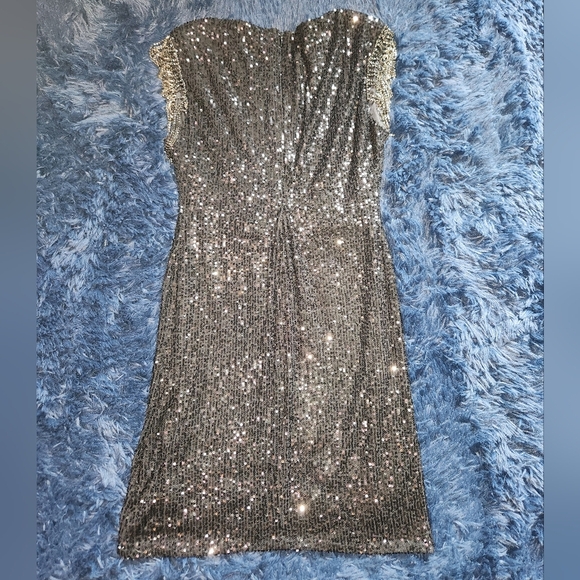 Betsey Johnson Dress. Fringe crystal "sleeves" with black crystals. Size small - Picture 4 of 9